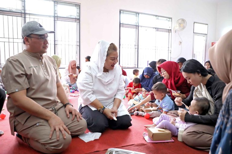 Pemkot Semarang Bersama Akademisi dan Masyarakat Komitmen Tangani Stunting untuk Generasi Emas 2045 Pemkot Semarang Bersama Akademisi dan Masyarakat Komitmen Tangani Stunting untuk Generasi Emas 2045