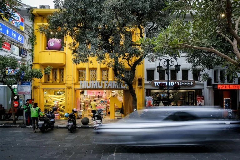 Menteri Pariwisata Fokus pada Kebersihan dan Kesiapan Destinasi Wisata di Bandung Menyambut Libur Lebaran 2025