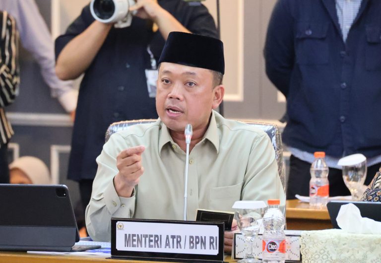 Menteri Nusron Tegaskan Reforma Agraria Pro Rakyat: 10 Bulan Belum Teken Perpanjangan HGU