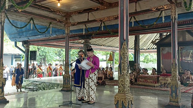 Era Baru Karaton Surakarta: Pakoe Boewono XIV Resmi Jumeneng Dalem