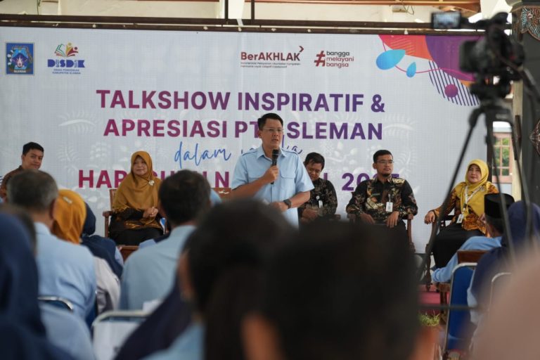 Hari Guru 2025 Sleman: Danang Dorong Guru Membangun Budaya Belajar Baru di Era Digital